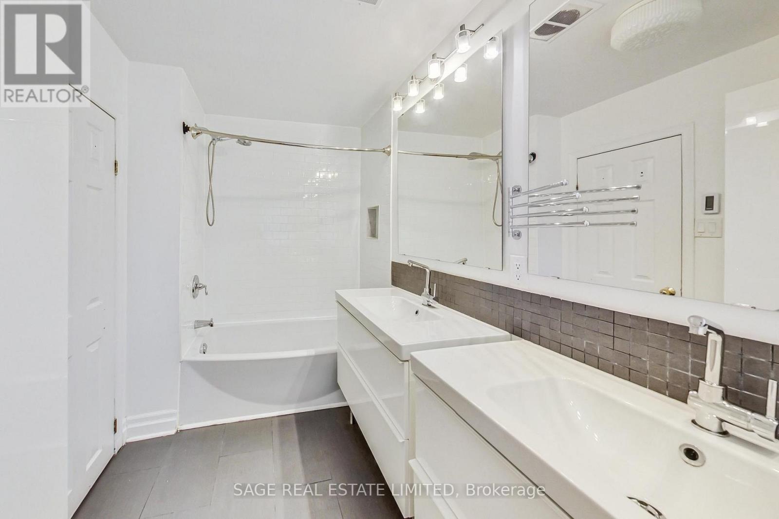 46 ALBERTA AVENUE - 26