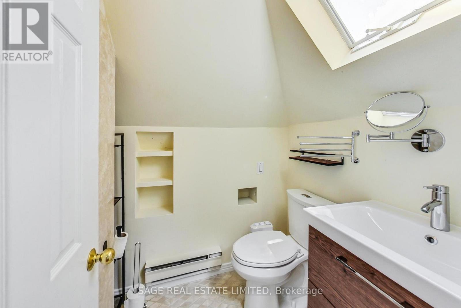 46 ALBERTA AVENUE - 30