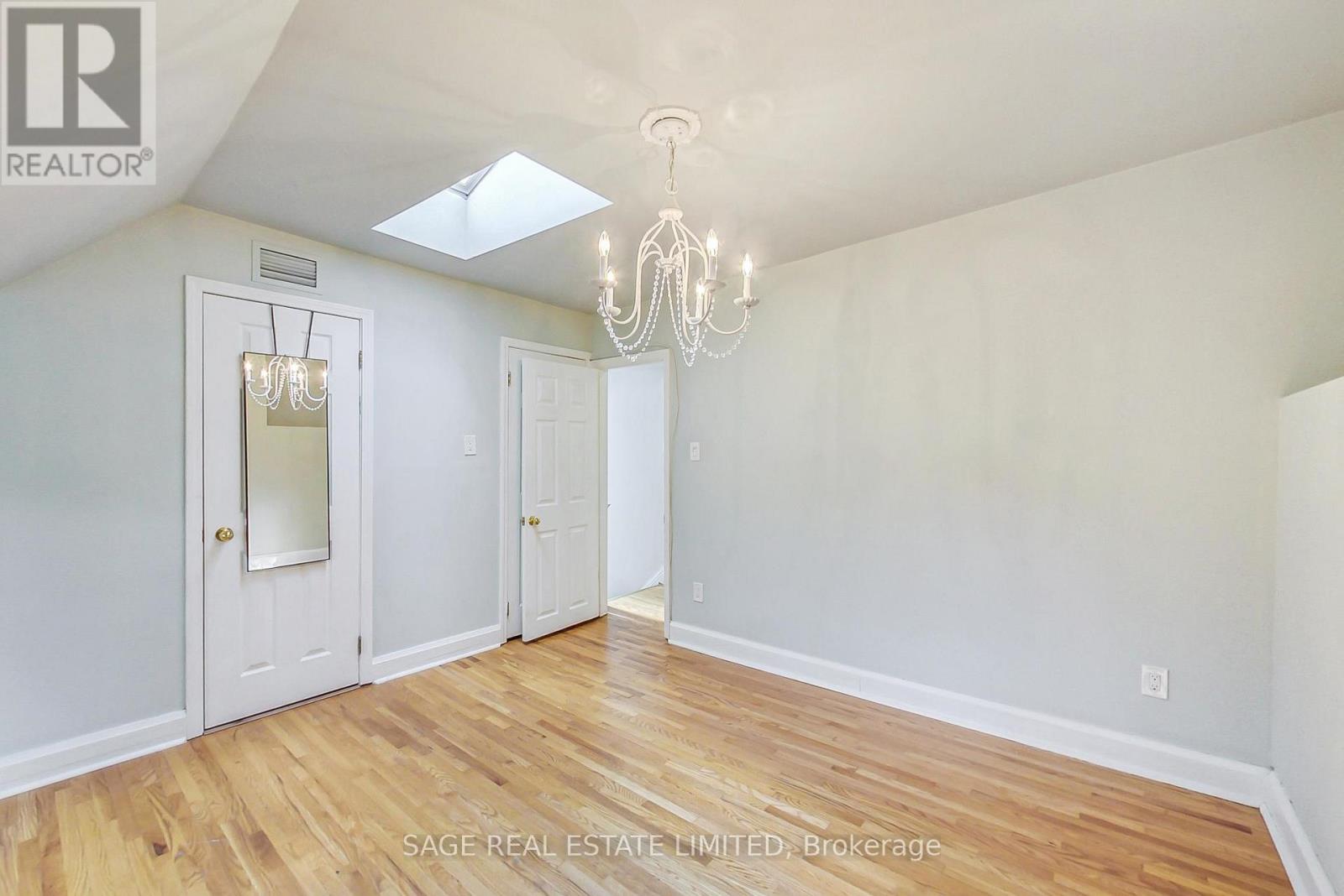 46 ALBERTA AVENUE - 34
