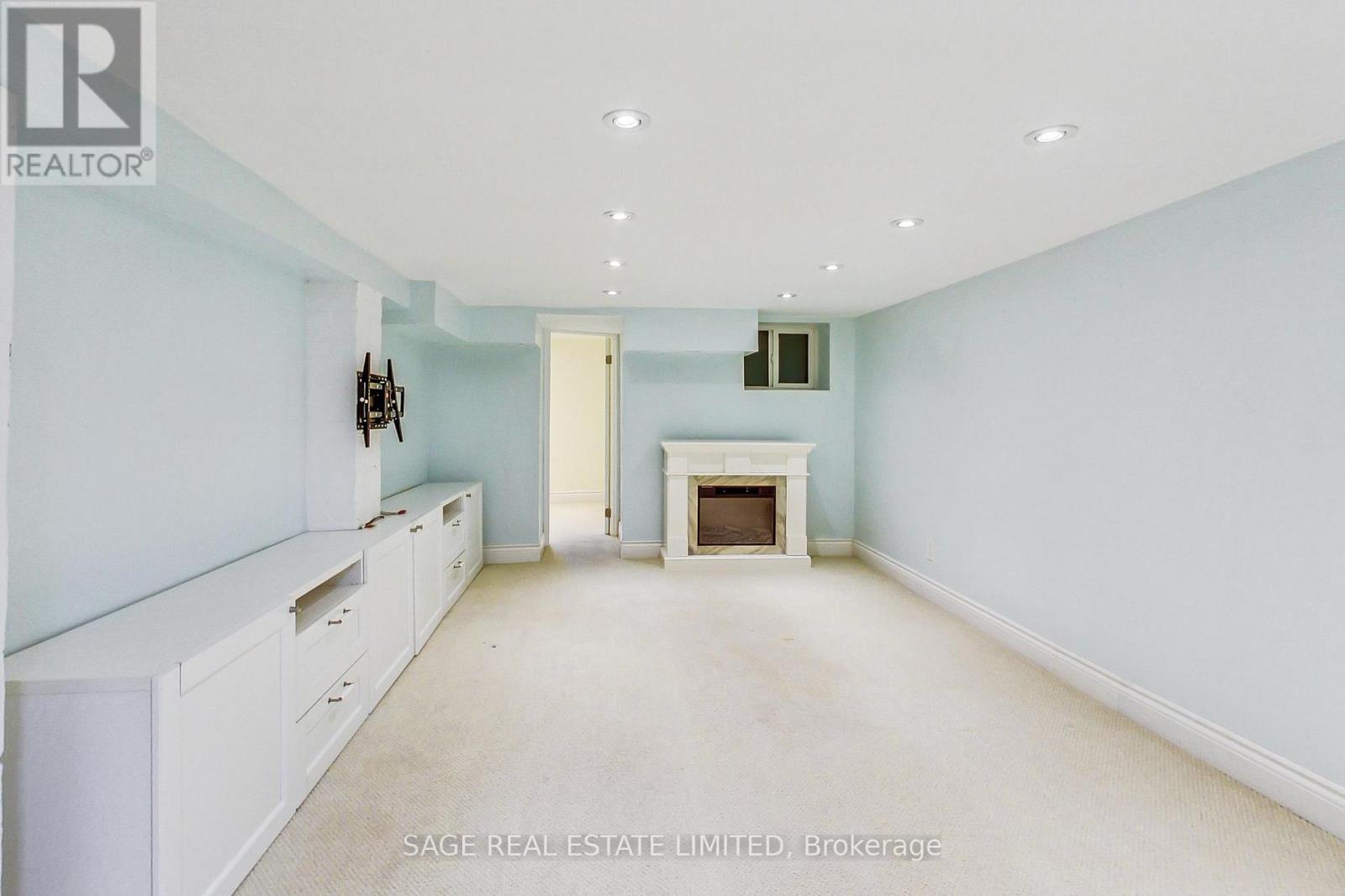 46 ALBERTA AVENUE - 36
