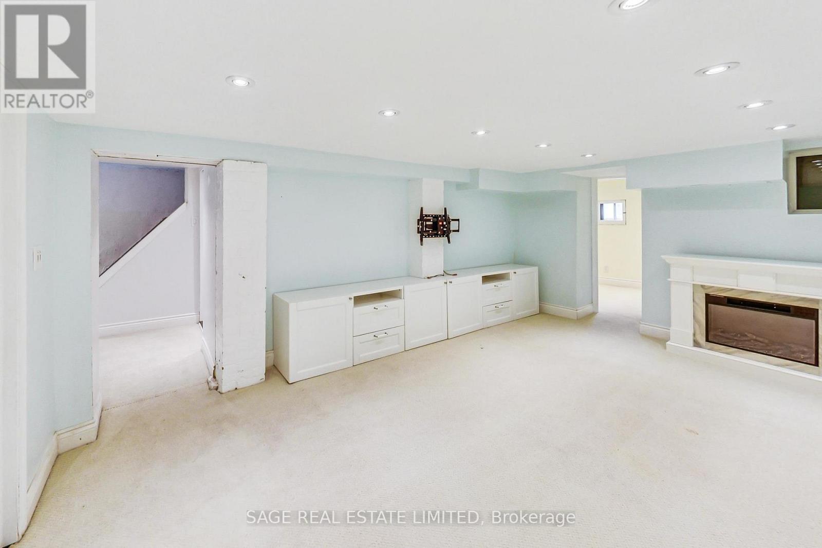 46 ALBERTA AVENUE - 37