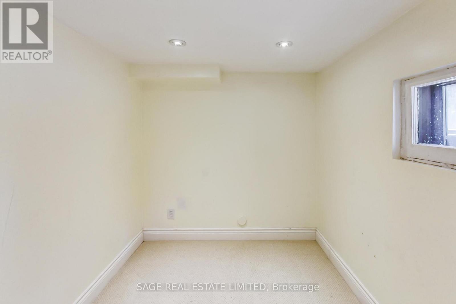 46 ALBERTA AVENUE - 40