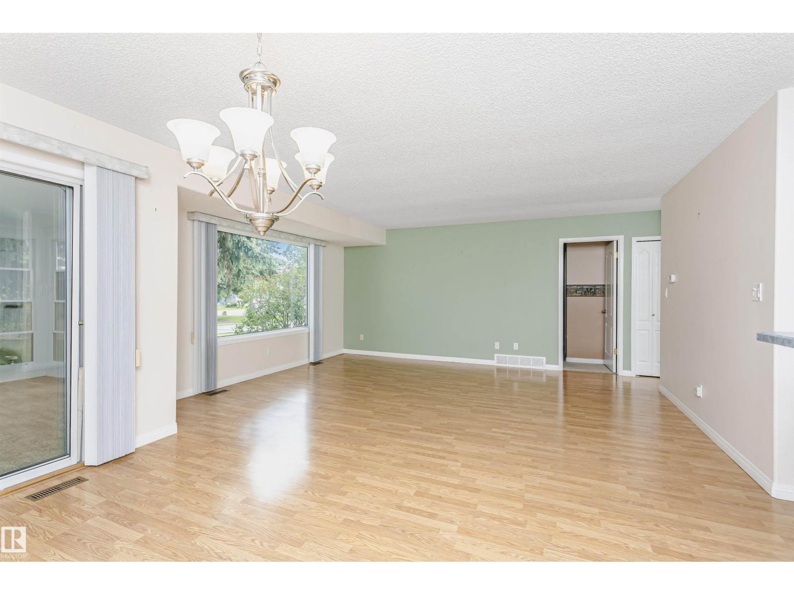 #26 1650 42 ST NW — photo 8