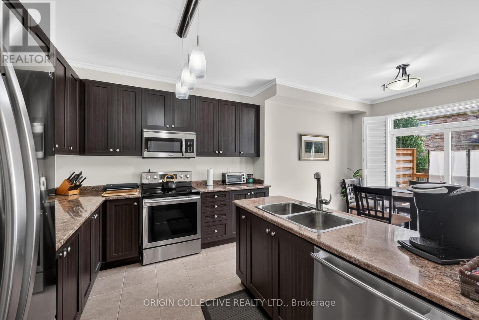31 BUD LEGGETT CRESCENT - 12