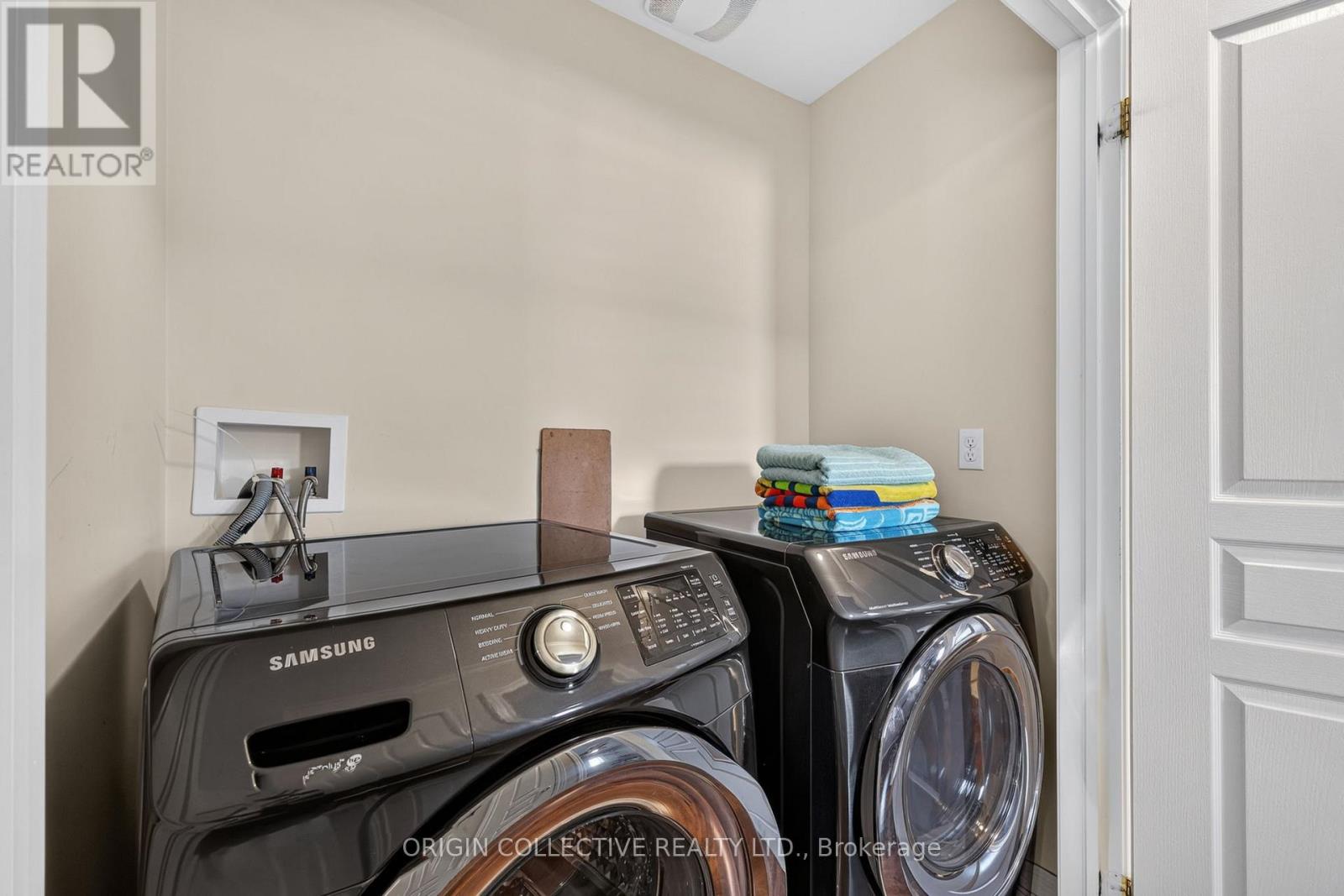 31 BUD LEGGETT CRESCENT - 22
