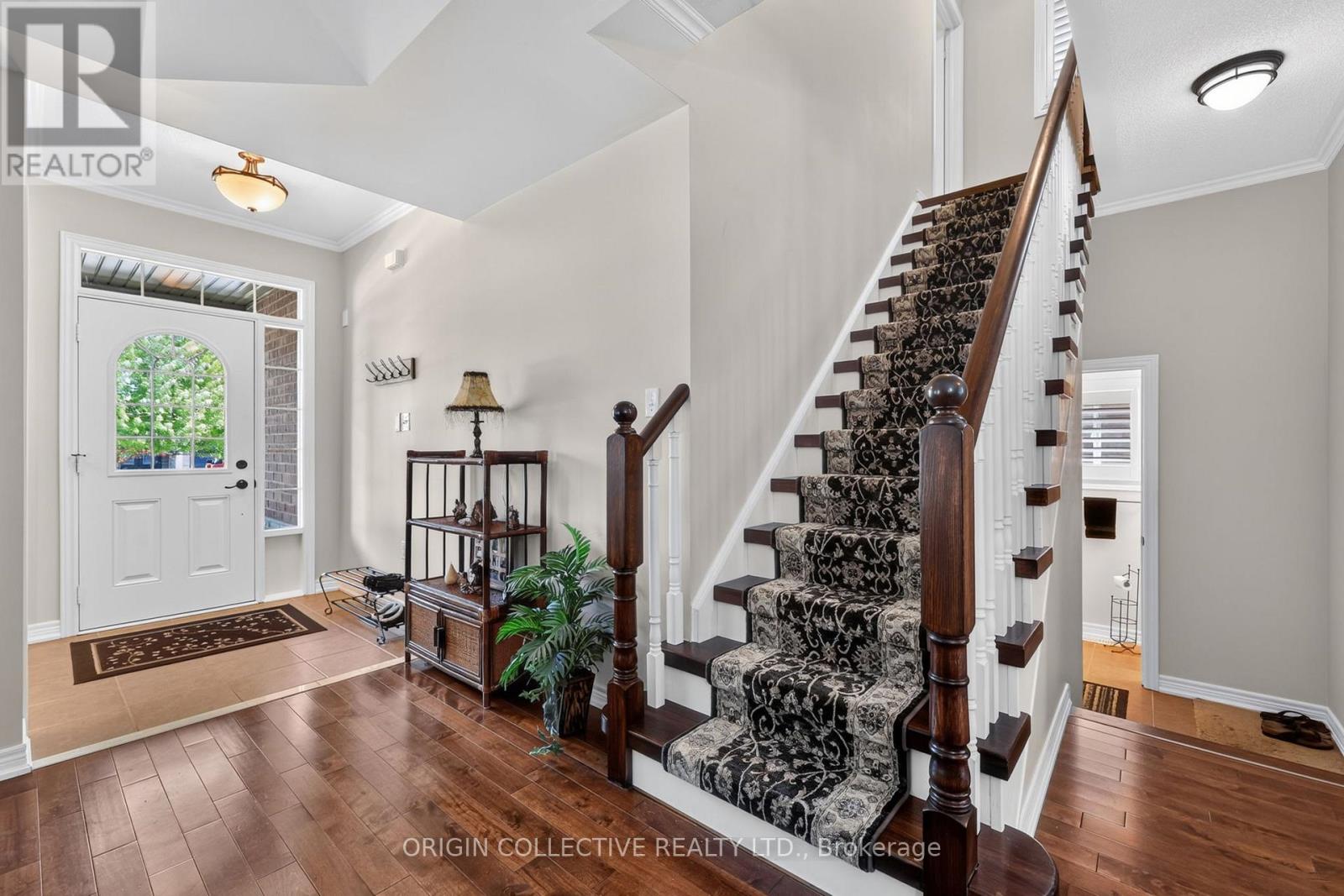 31 BUD LEGGETT CRESCENT - 7