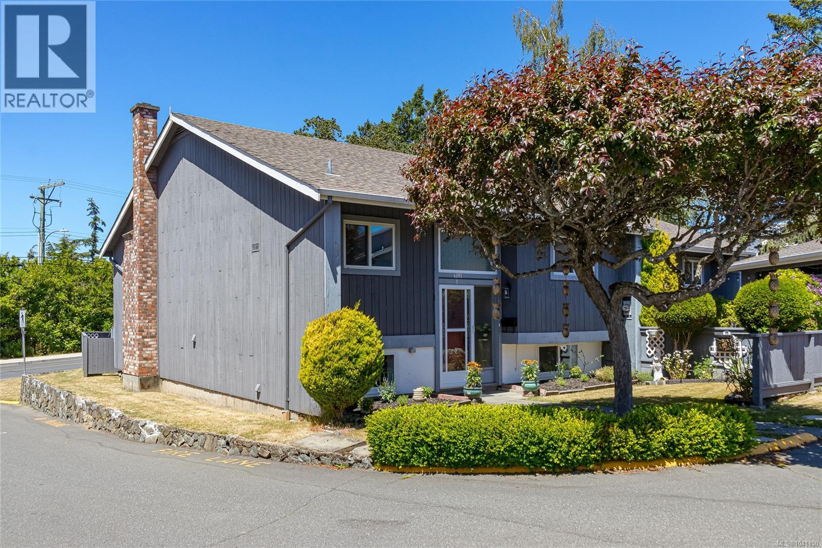 1 4391 Torquay Drive, Saanich