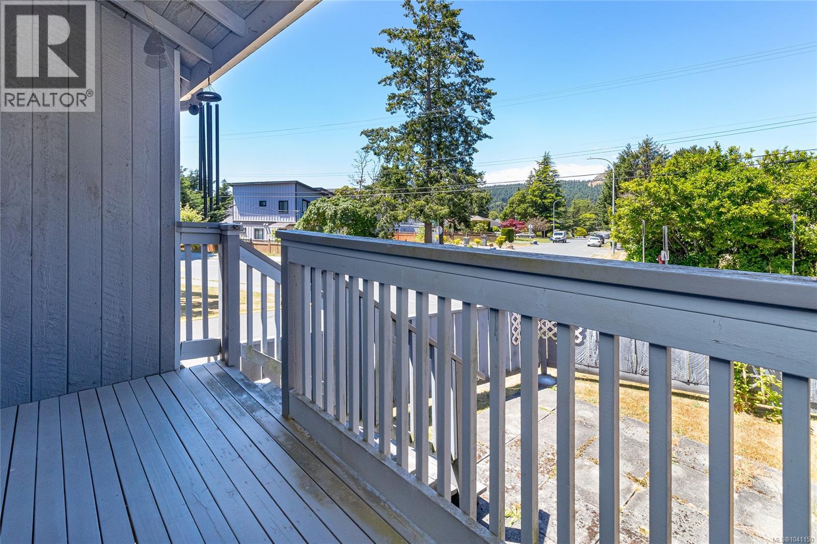 1 4391 Torquay Drive, Saanich