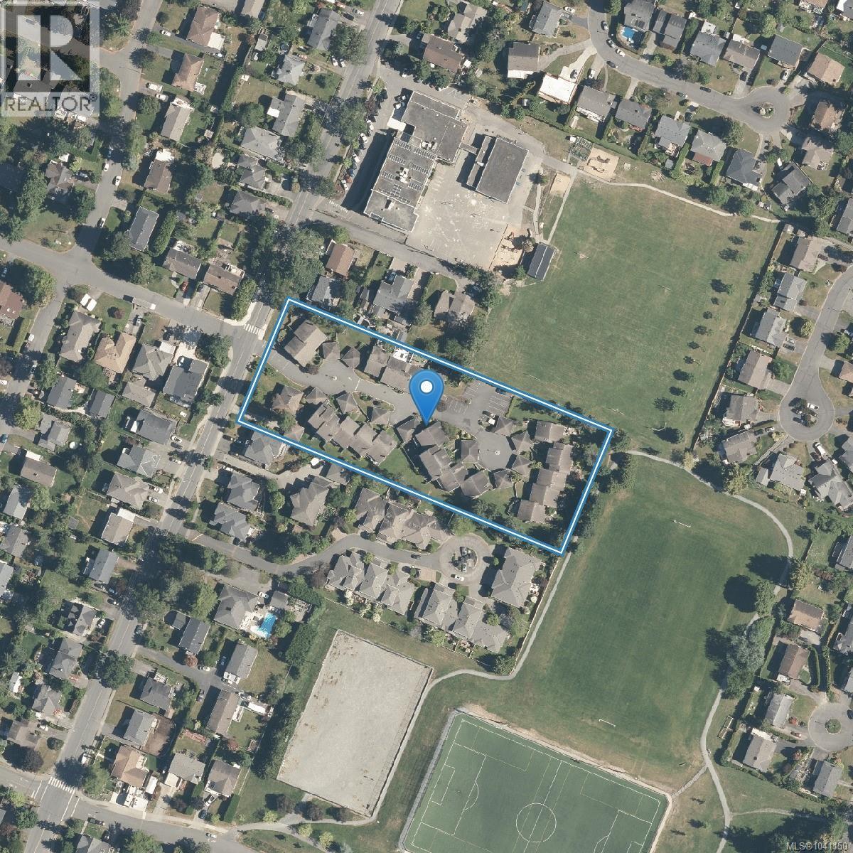 1 4391 Torquay Drive, Saanich