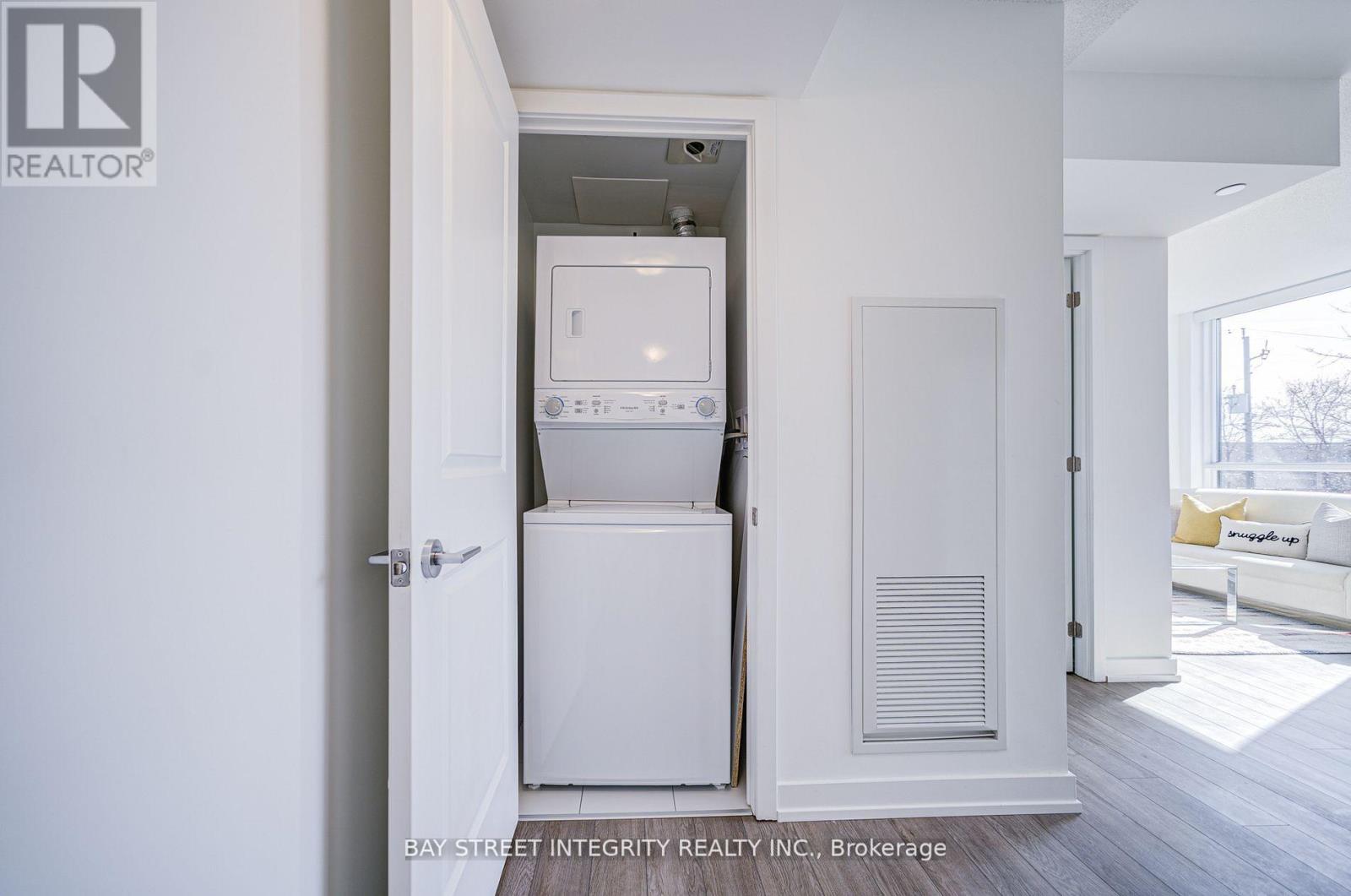 #205 556 MARLEE AVENUE - 10