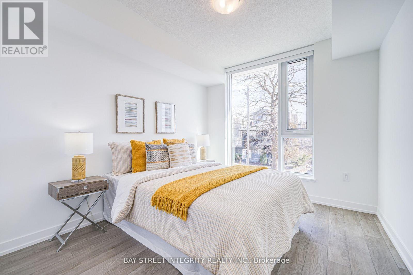 #205 556 MARLEE AVENUE - 13