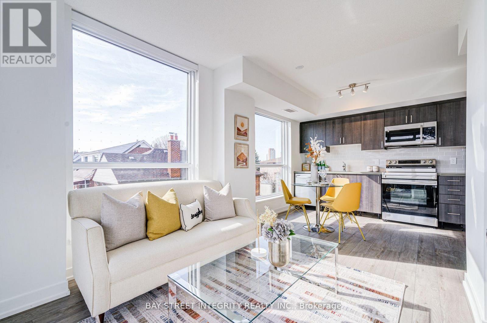 #205 556 MARLEE AVENUE - 18