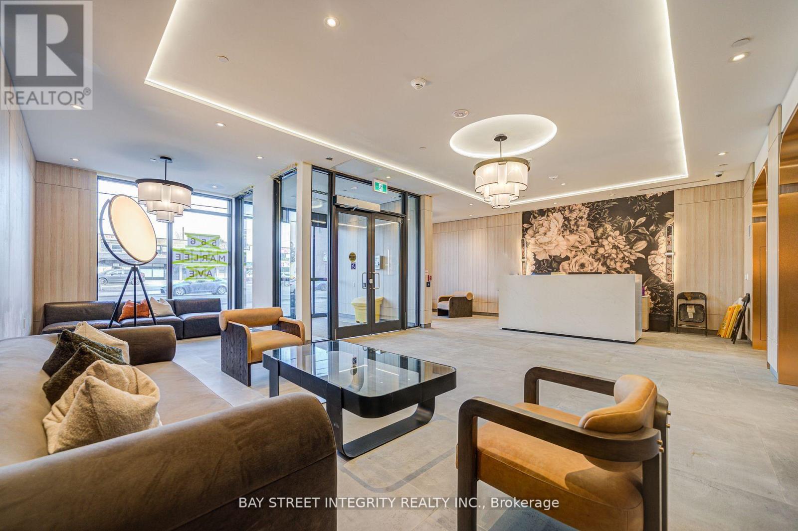 #205 556 MARLEE AVENUE - 23