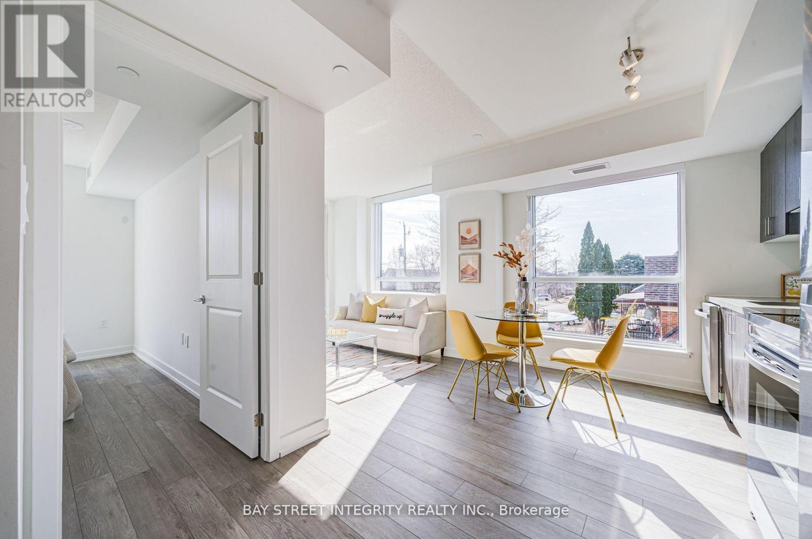 #205 556 MARLEE AVENUE - 5