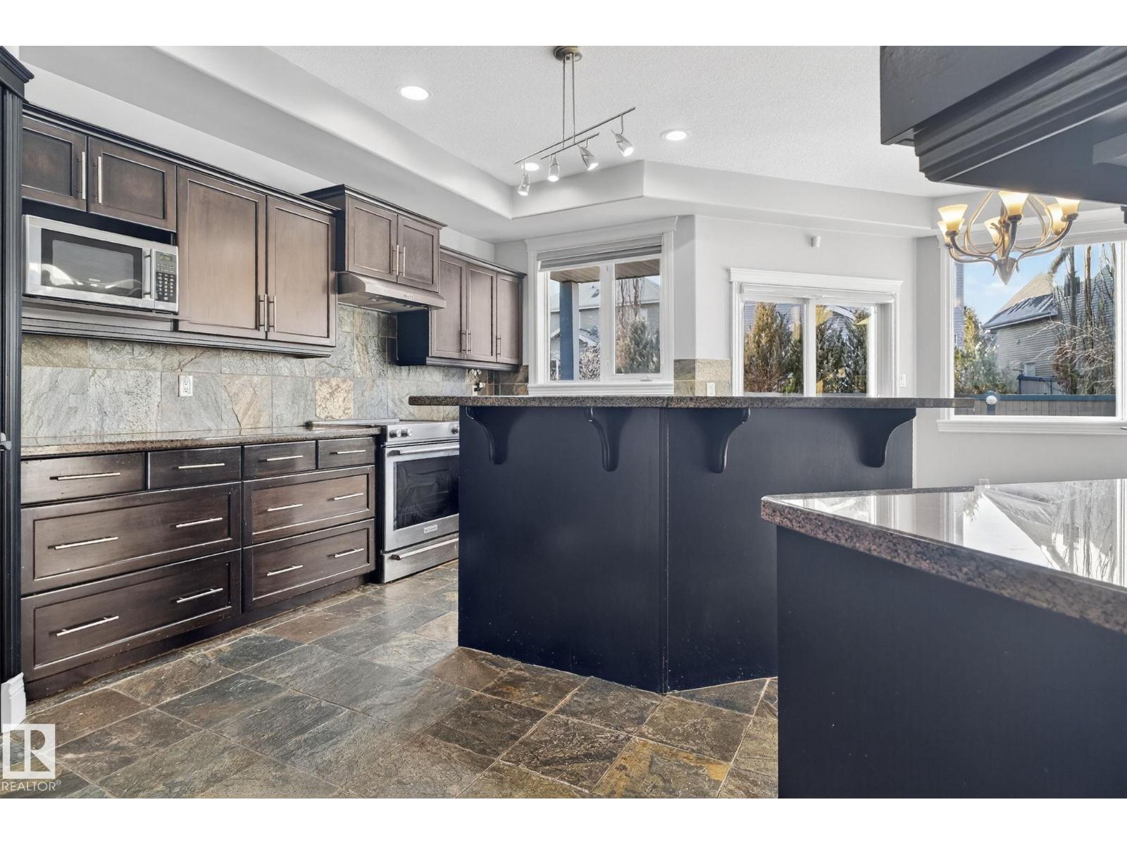 613 Stewart CR SW - 24