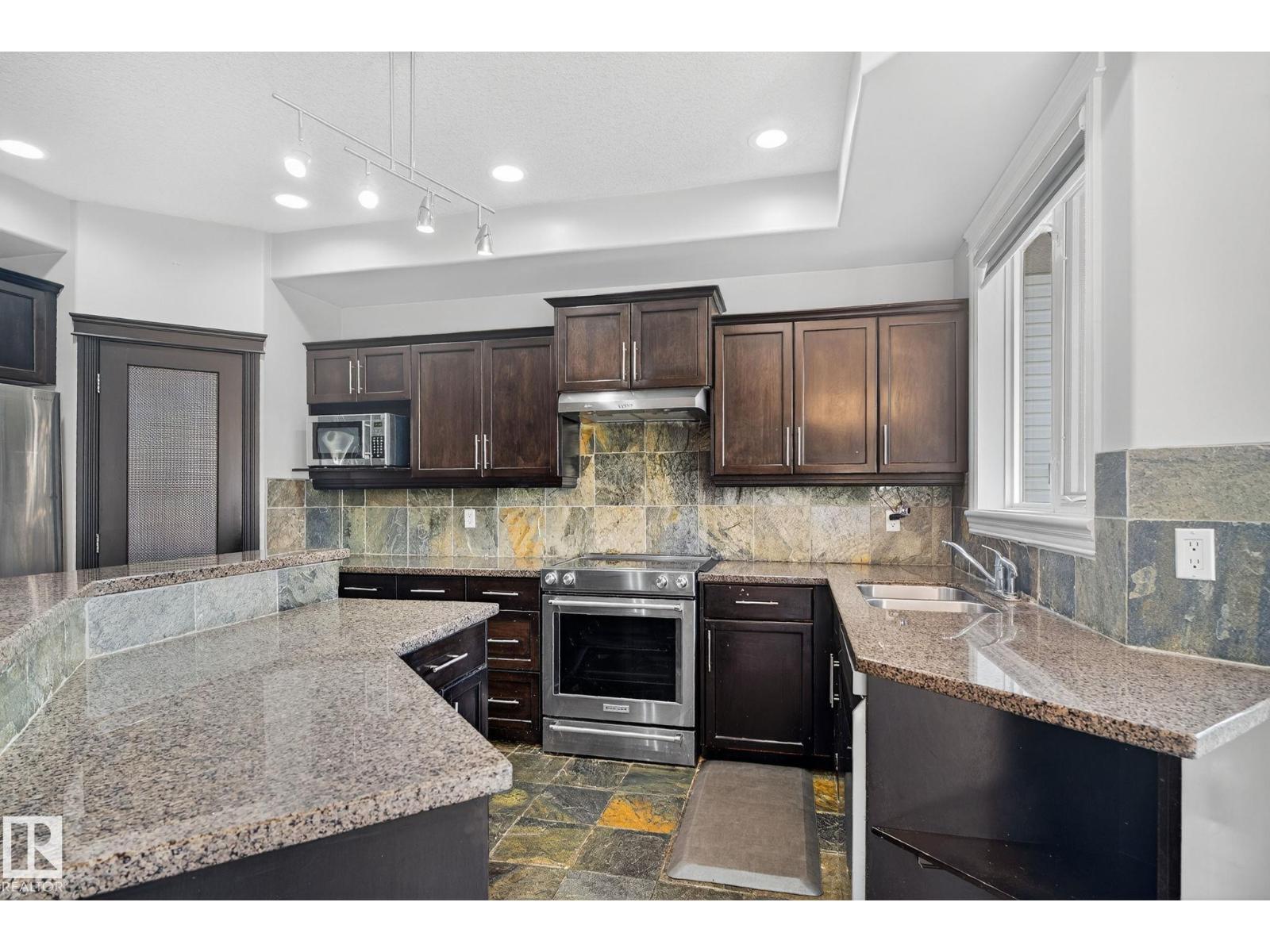 613 Stewart CR SW - 29