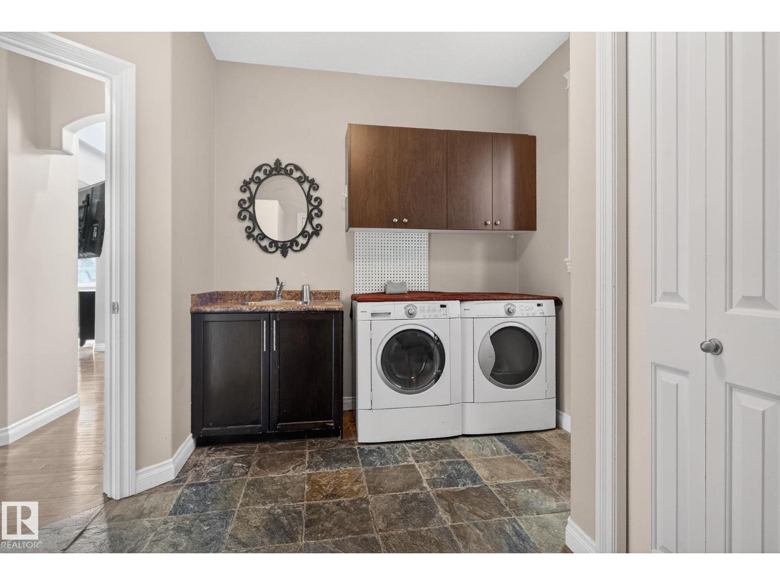 613 Stewart CR SW - 41