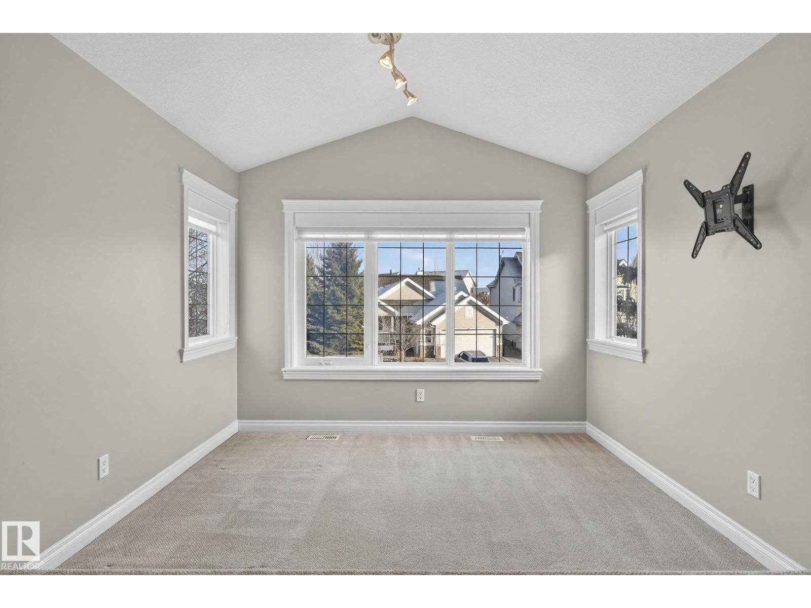 613 Stewart CR SW - 43