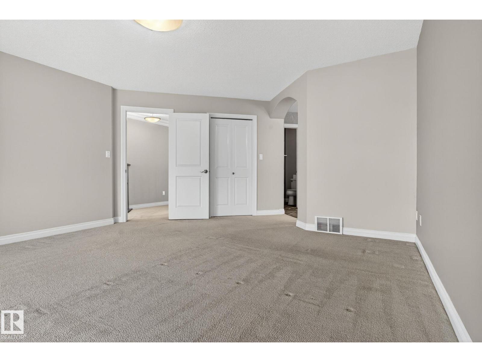 613 Stewart CR SW - 44