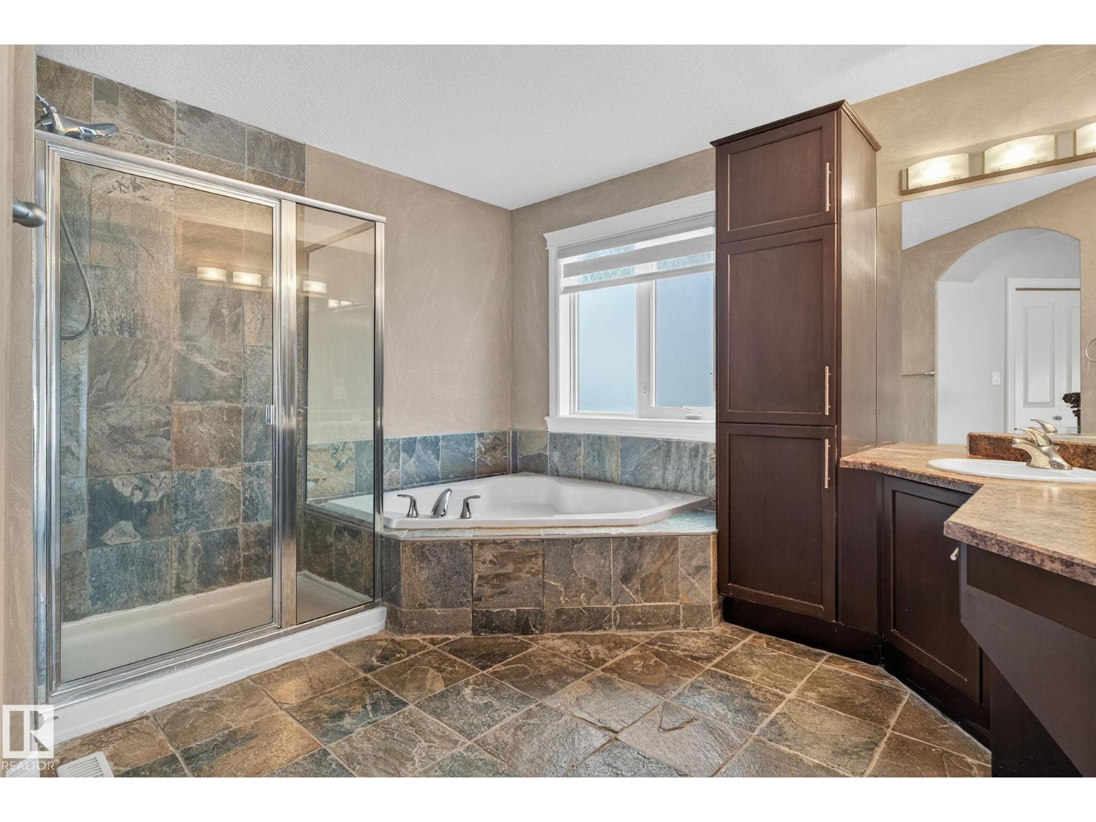 613 Stewart CR SW - 48