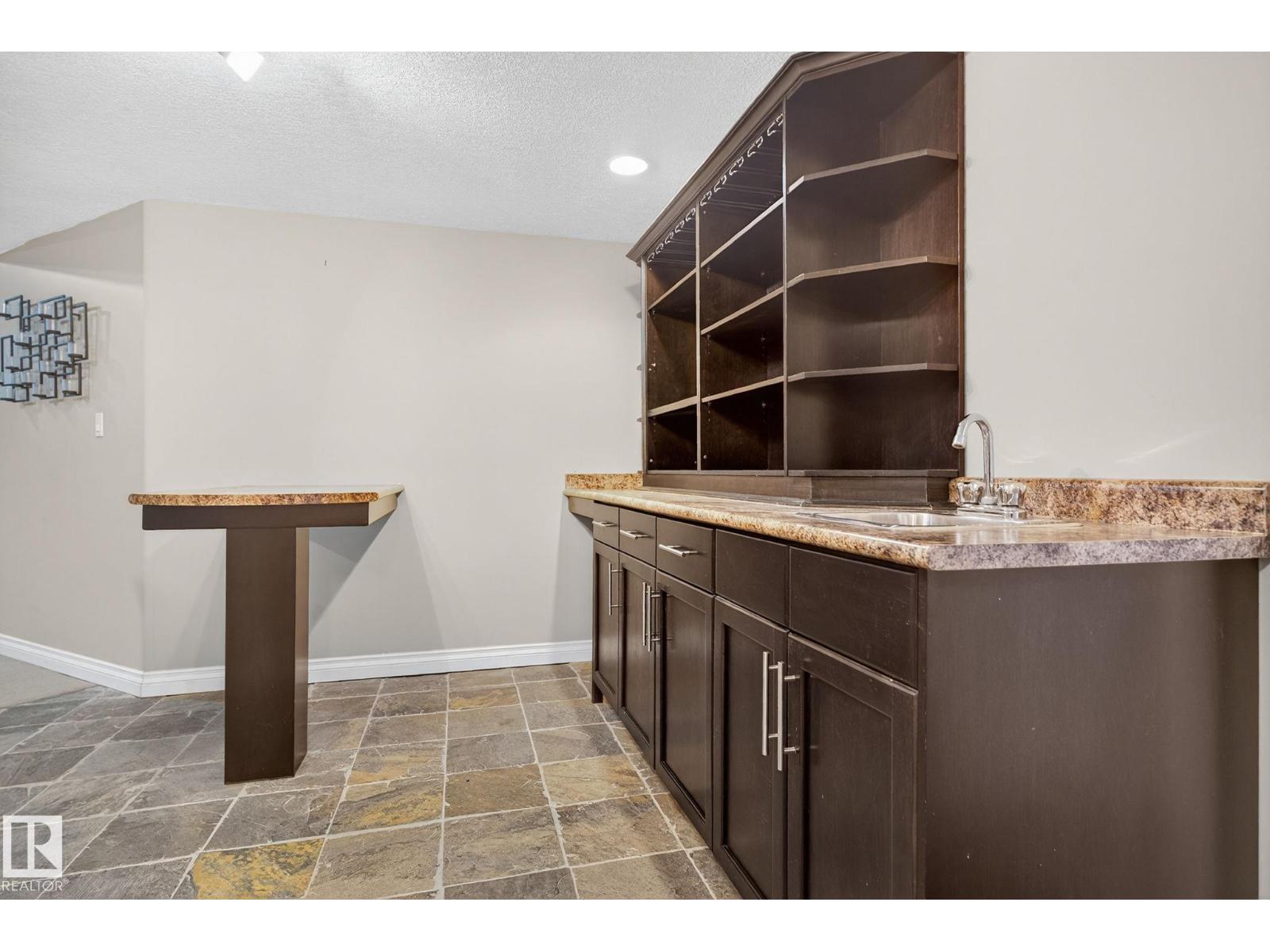 613 Stewart CR SW - 67