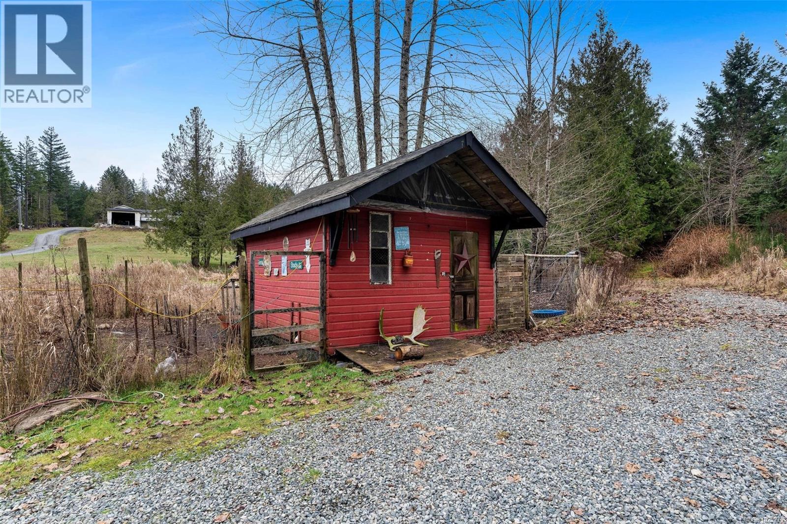 5621 & 5631 Hanks Rd - Image 84