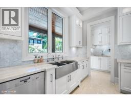 991 Cross Creek Road, West Vancouver, BC V7S2S6 Photo 10