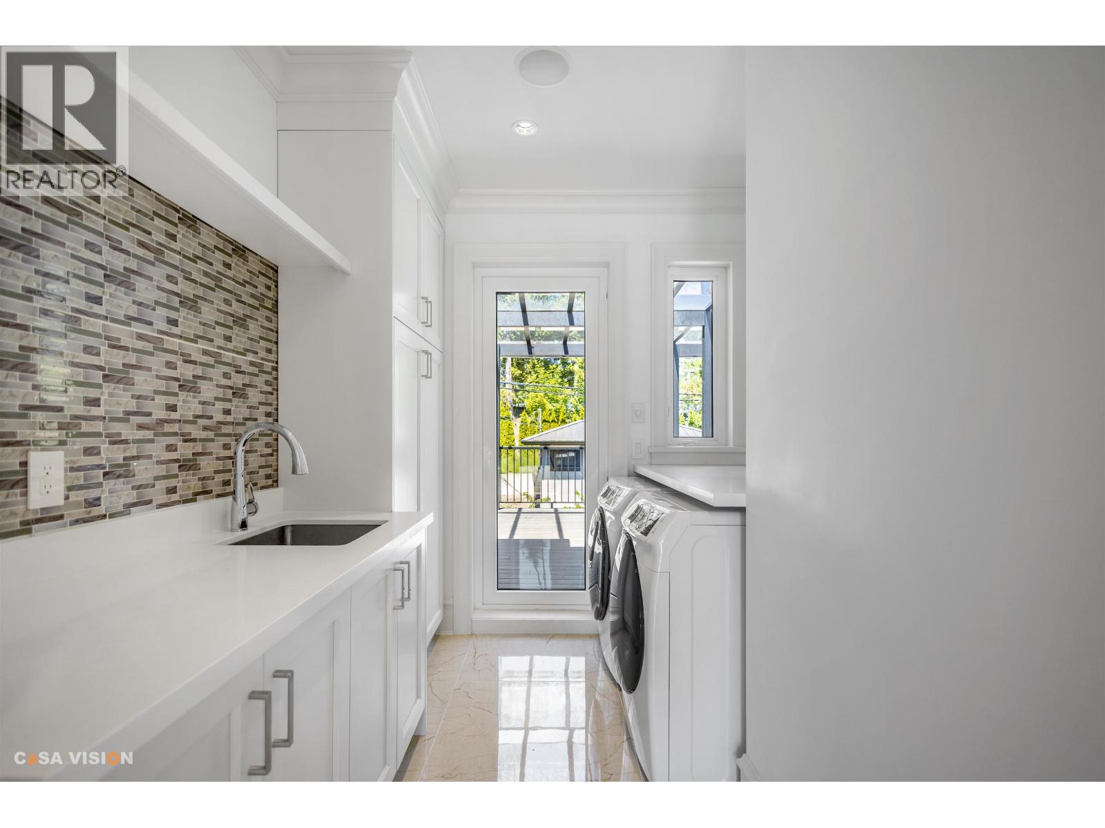 991 CROSS CREEK ROAD, West Vancouver