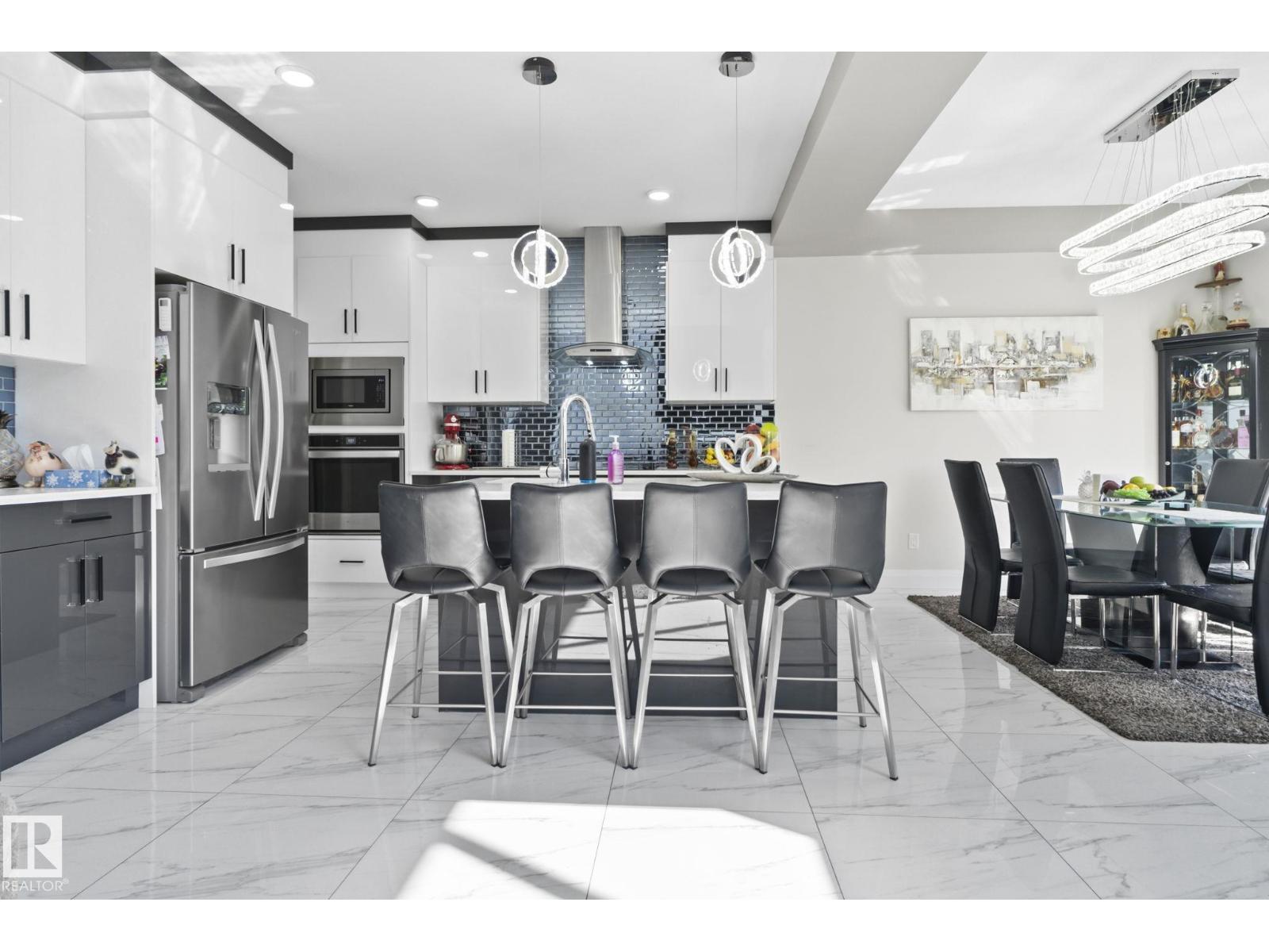 6423 175 AV NW - 16