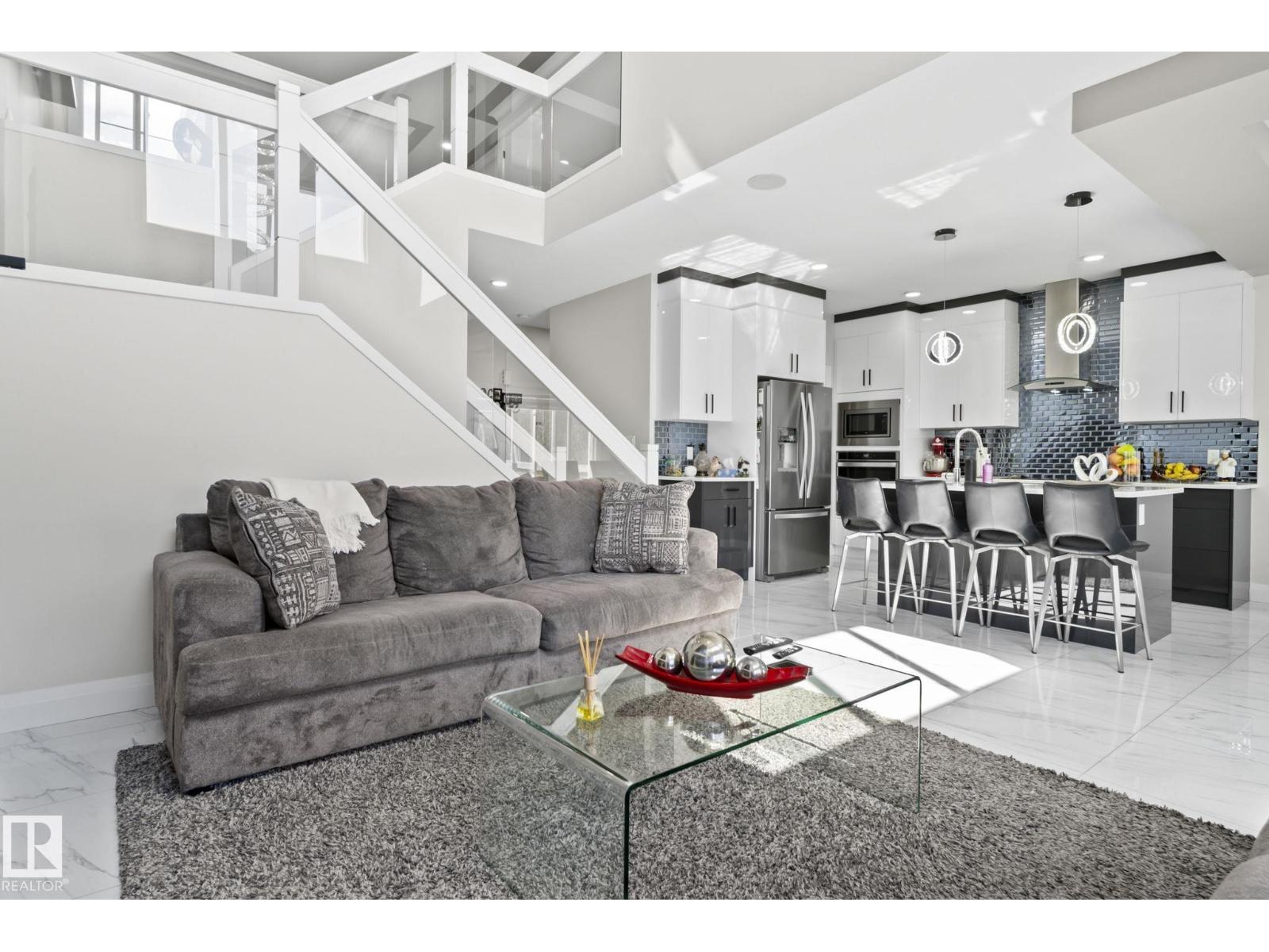 6423 175 AV NW - 14
