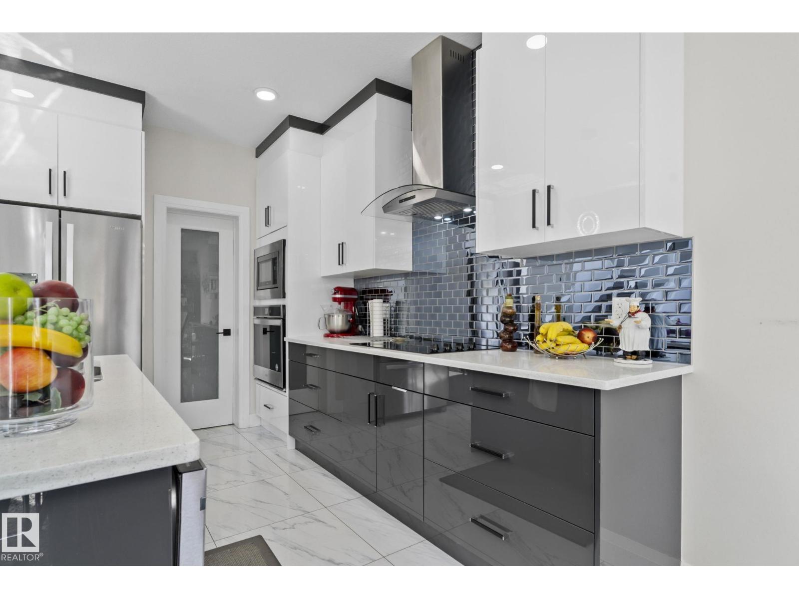 6423 175 AV NW - 22
