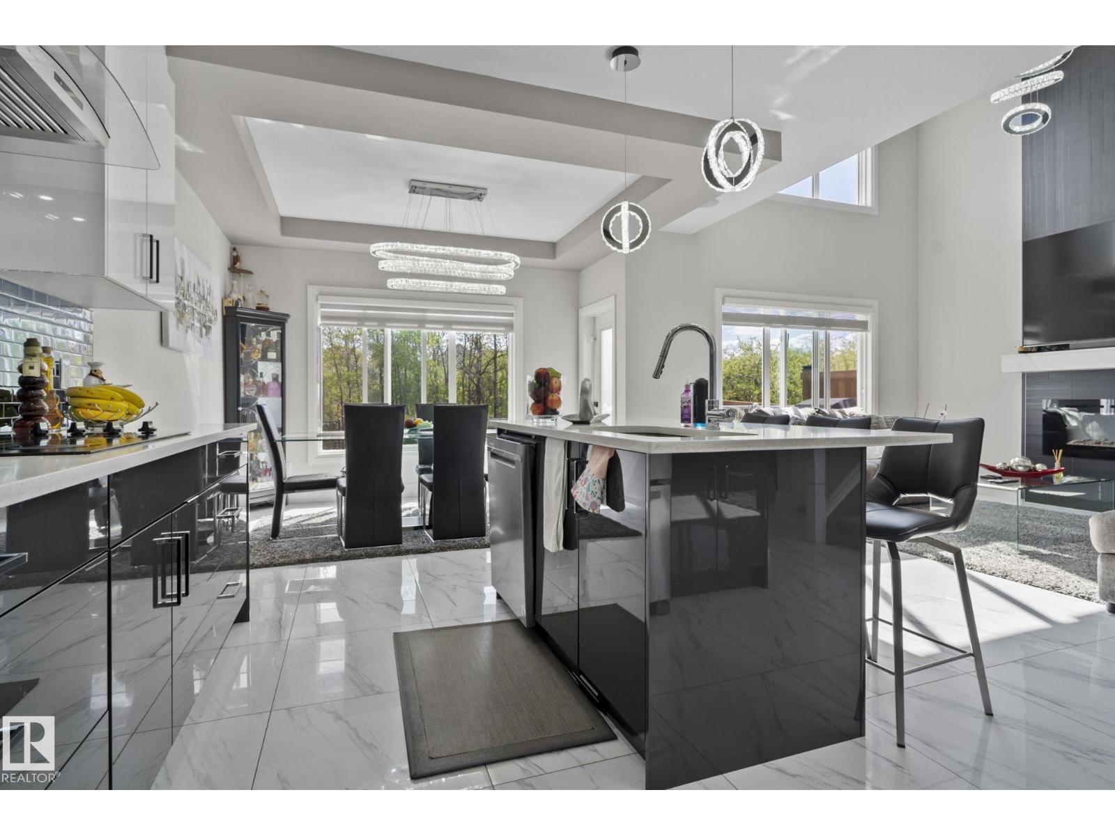 6423 175 AV NW - 24