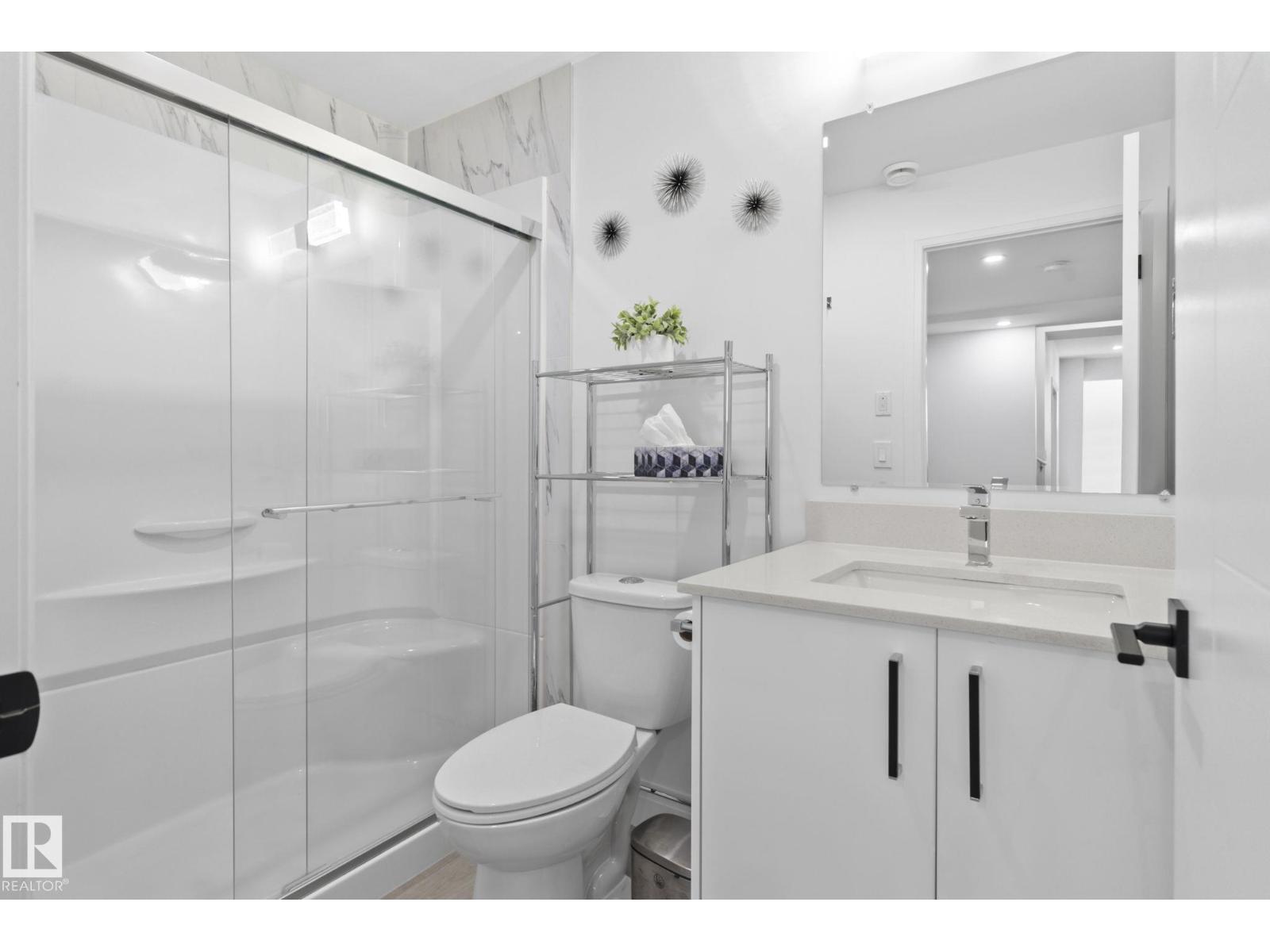 6423 175 AV NW - 55