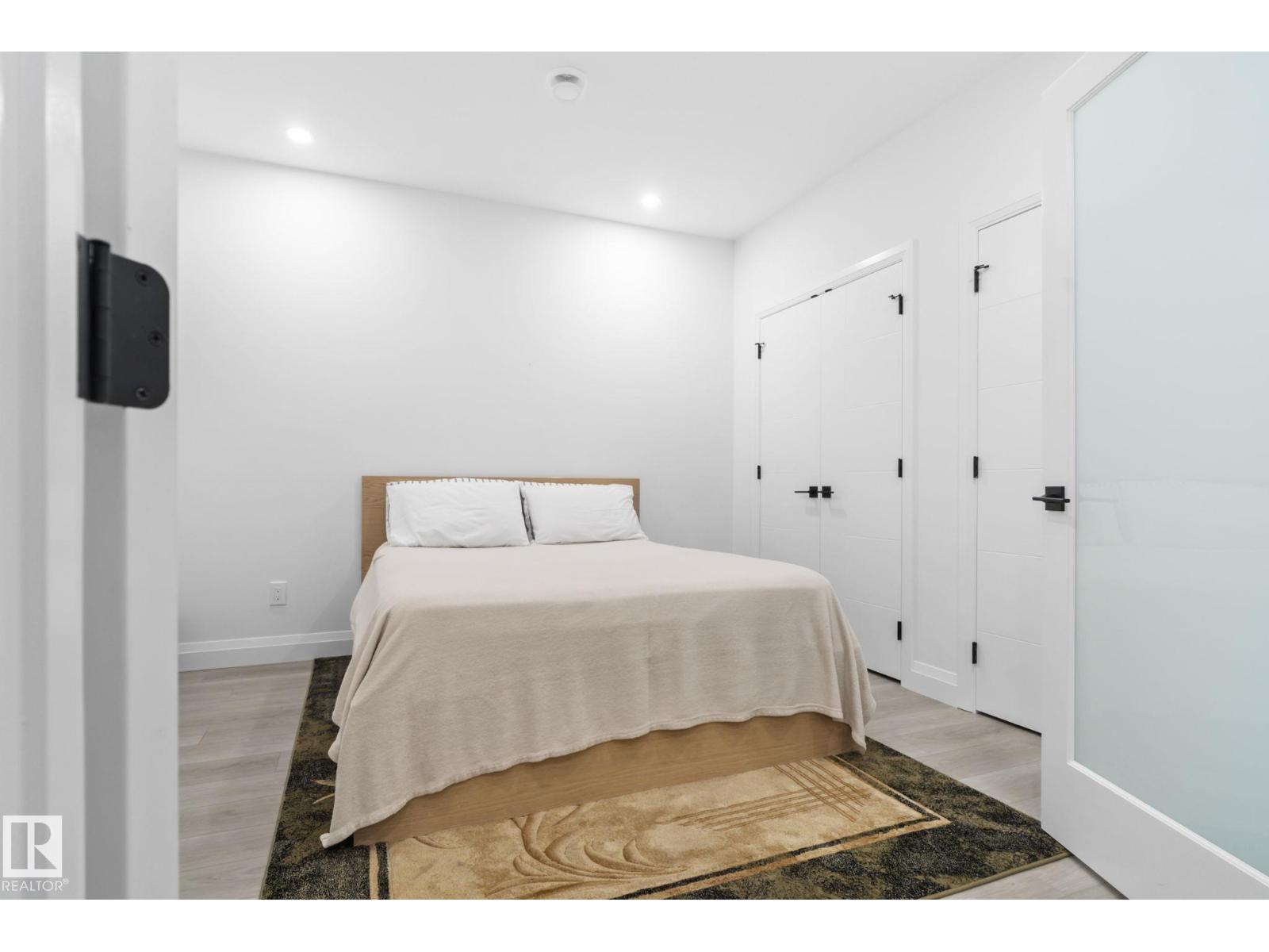 6423 175 AV NW - 48