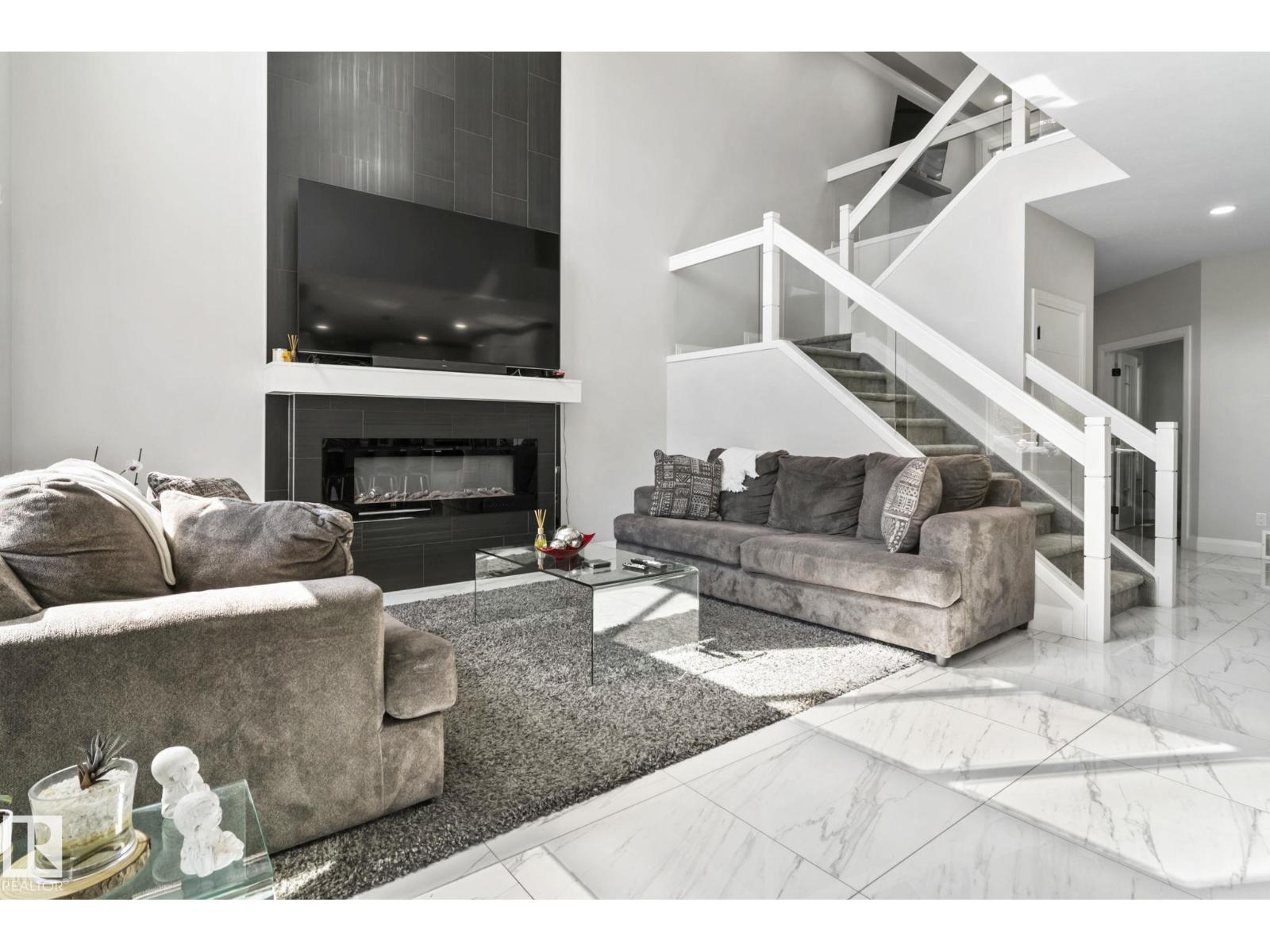 6423 175 AV NW - 13