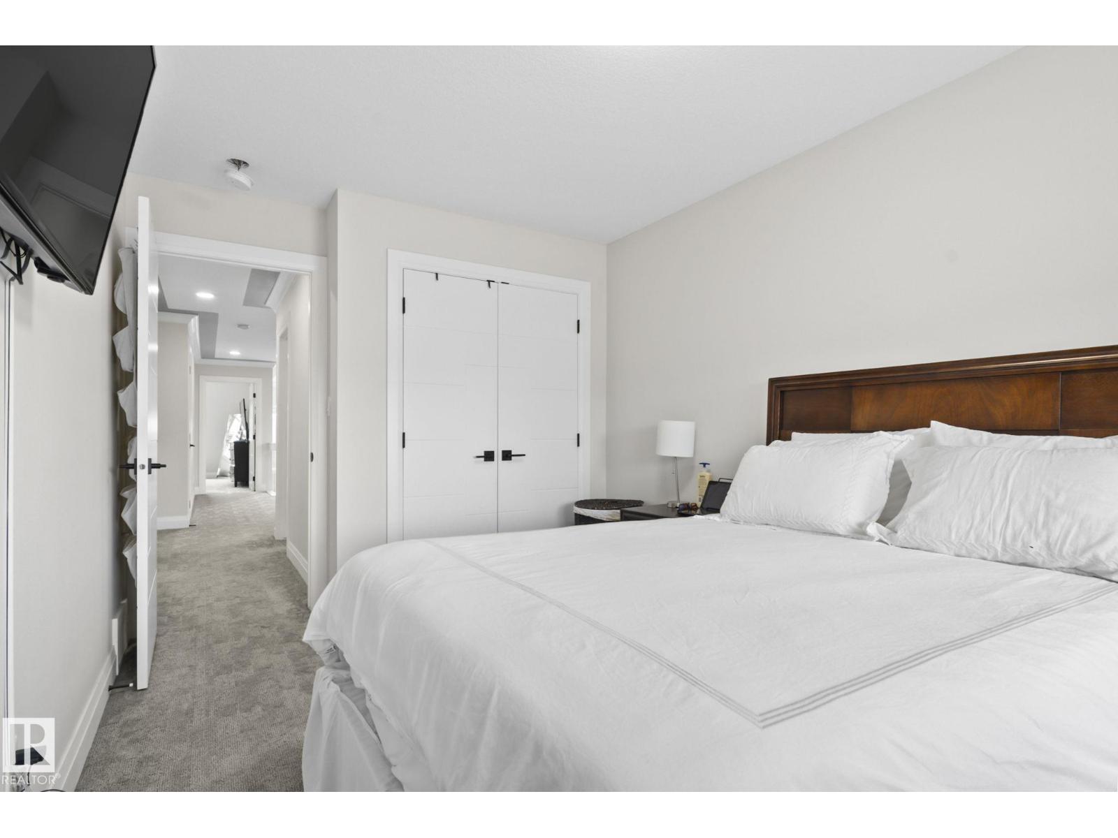 6423 175 AV NW - 44