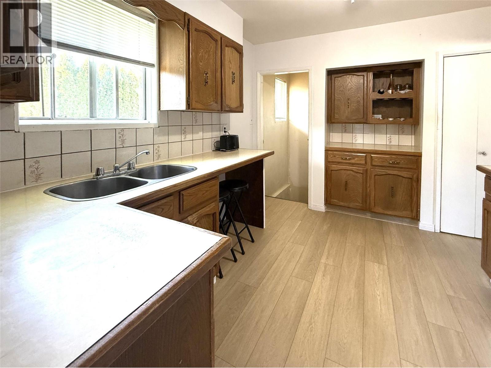 1359 HAMILTON Street - 8