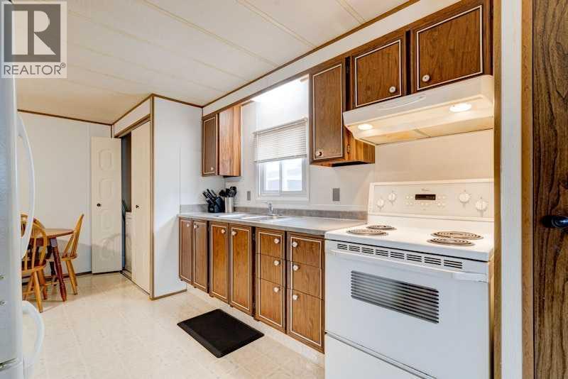 162, 6724 17 Avenue SE - 13