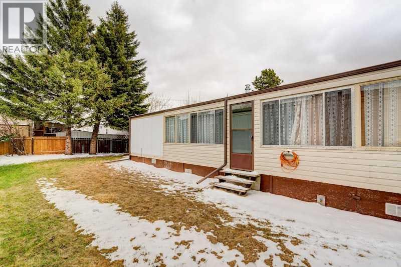 162, 6724 17 Avenue SE - 26