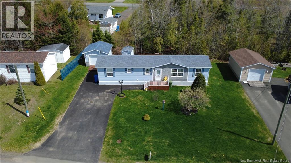 899 Rue Janick - 11
