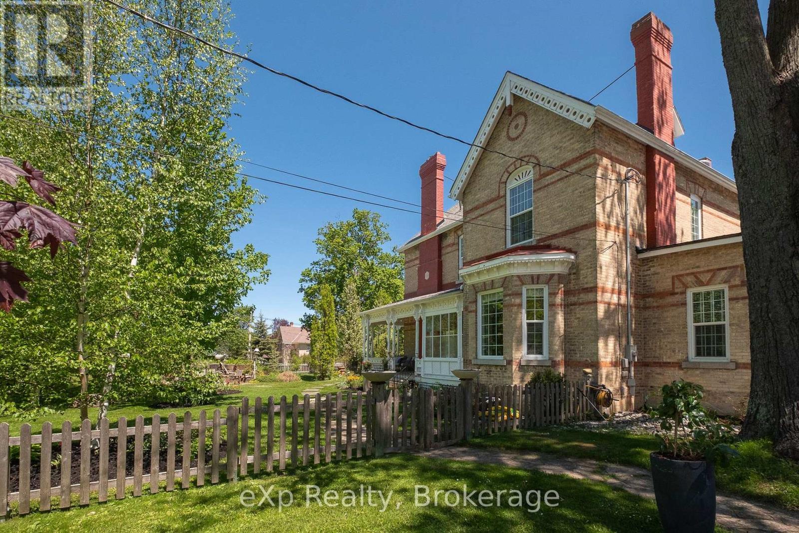 285 MARY STREET - 39