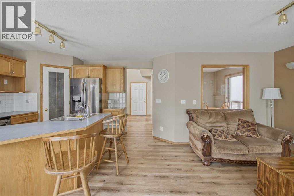 88 Willowbrook Crescent NW — photo 9