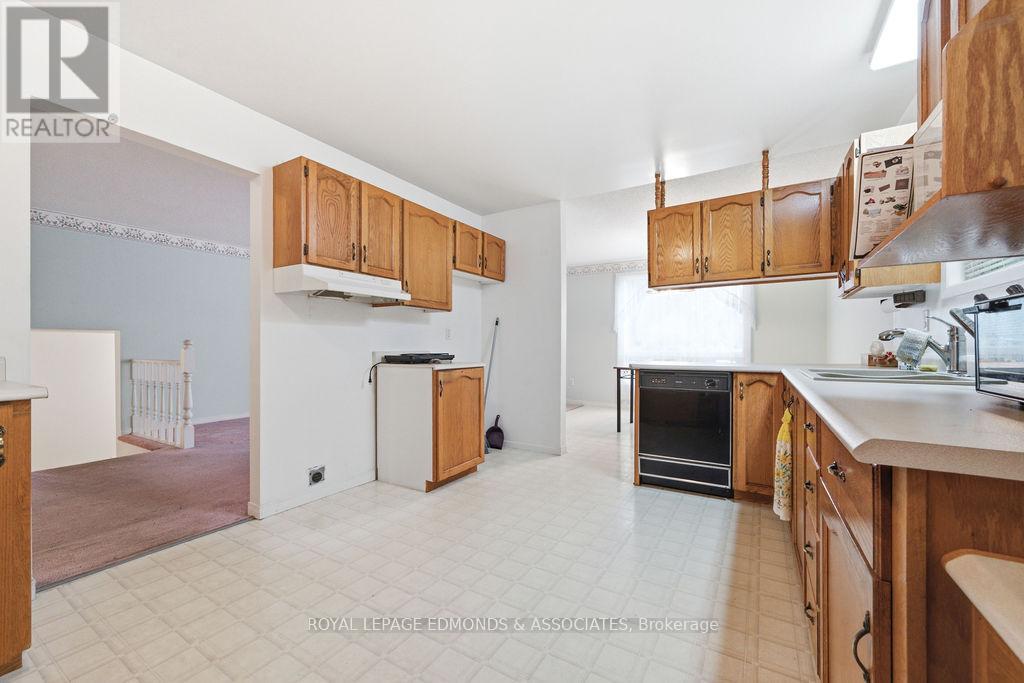 130 TOWN LINE ROAD - 23