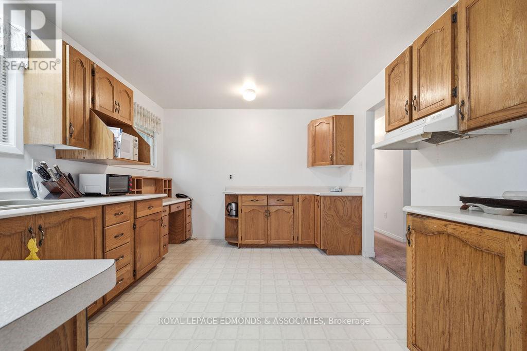 130 TOWN LINE ROAD - 22