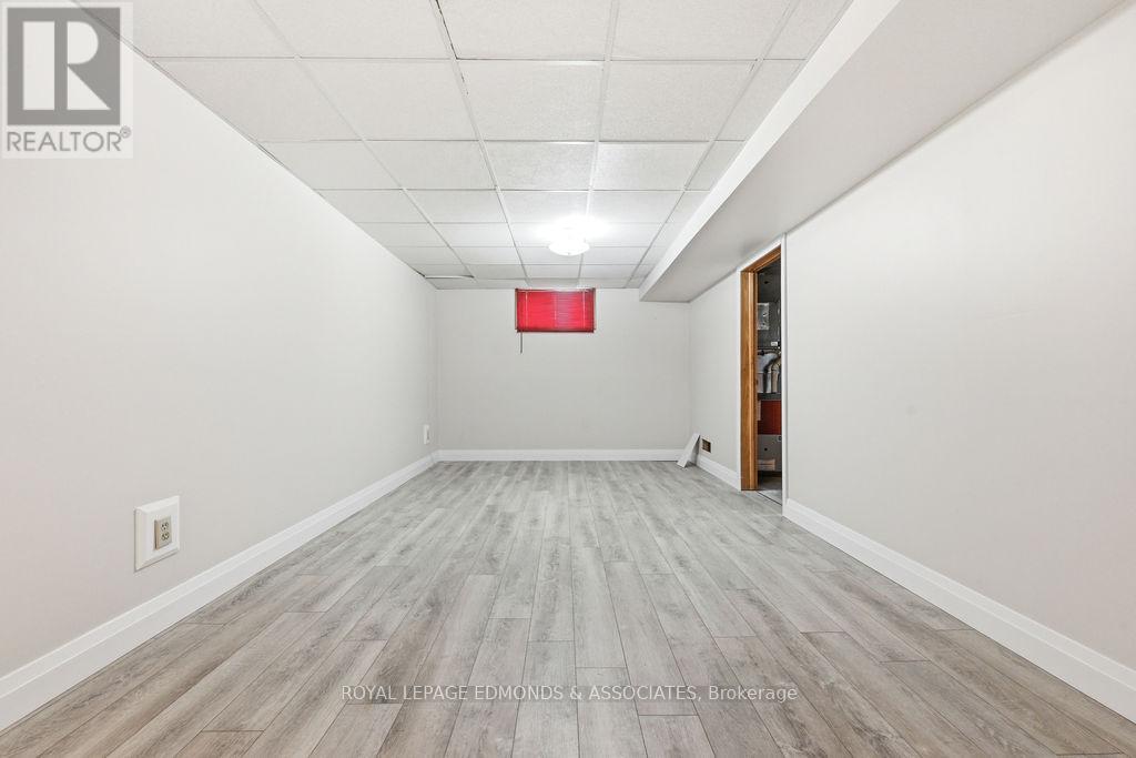 130 TOWN LINE ROAD - 36