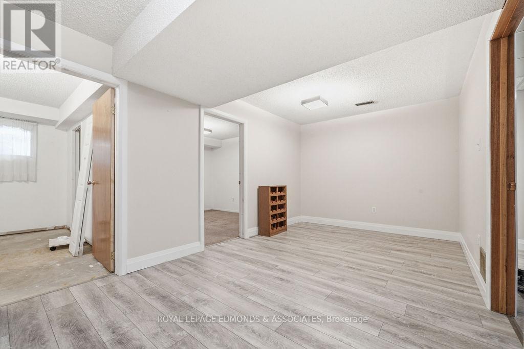 130 TOWN LINE ROAD - 34