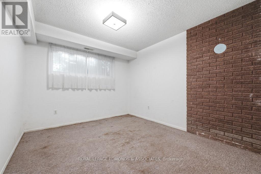 130 TOWN LINE ROAD - 35