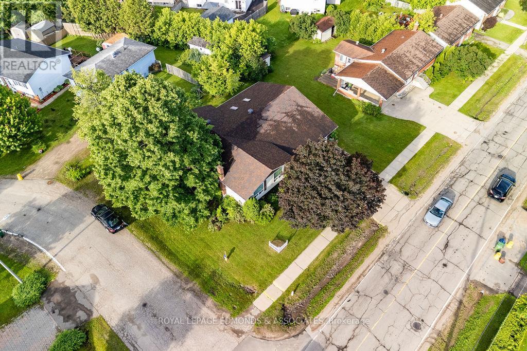130 TOWN LINE ROAD - 46