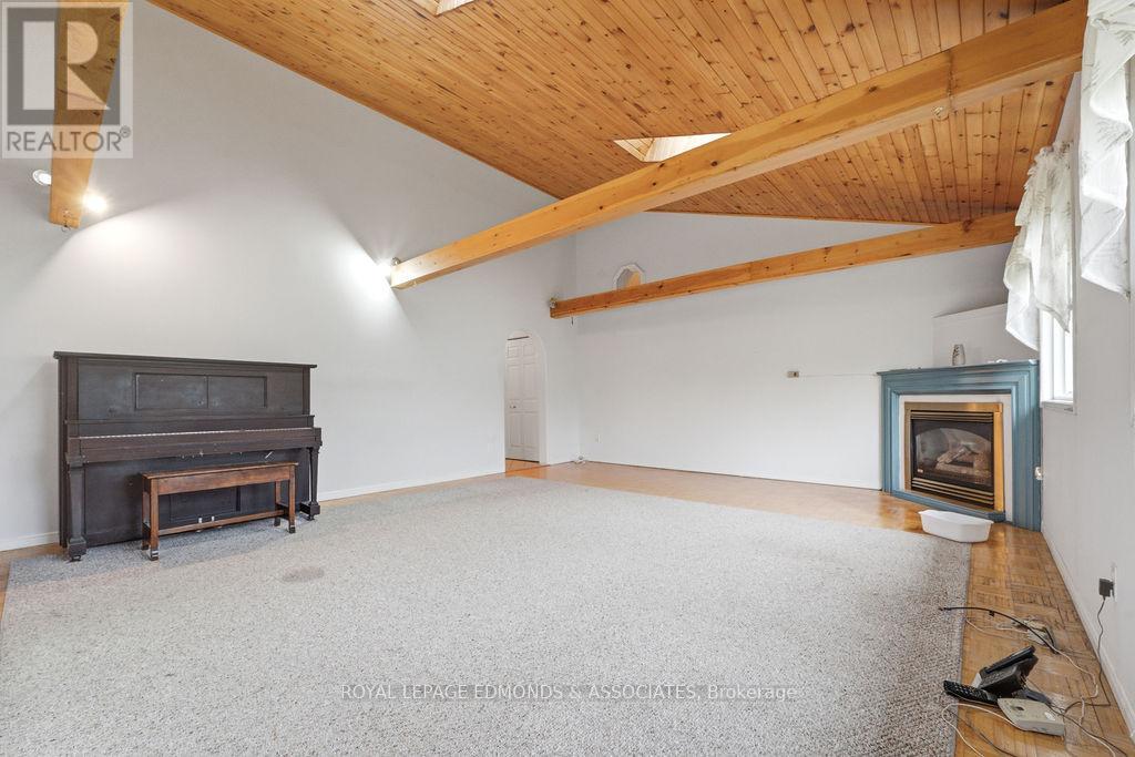 130 TOWN LINE ROAD - 9