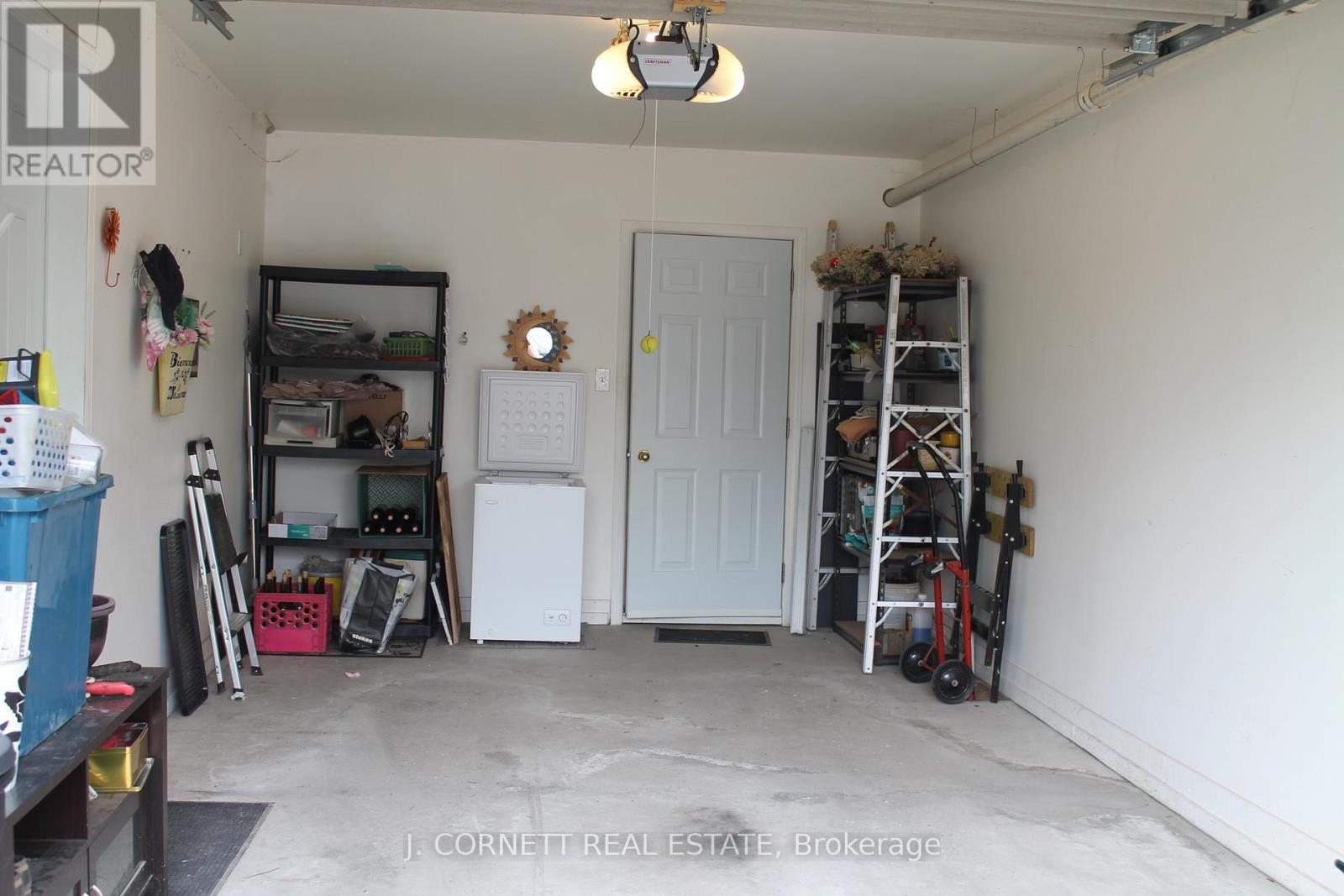 #4 3 MAPLE STREET N - 27